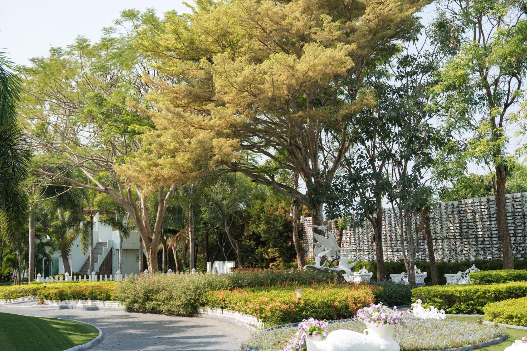 Villa Reina Resort Nong Nam Daeng Exteriér fotografie