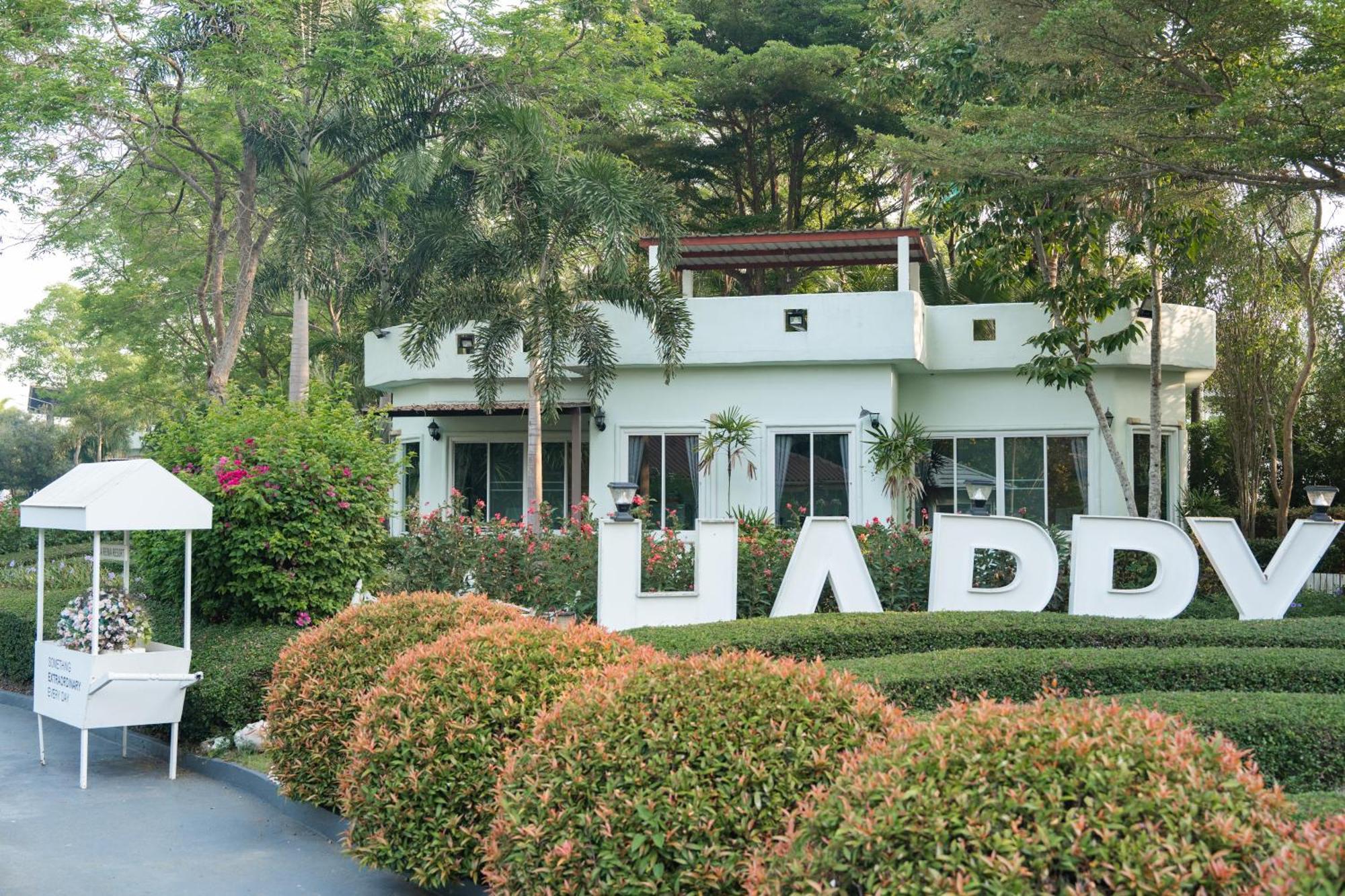 Villa Reina Resort Nong Nam Daeng Exteriér fotografie