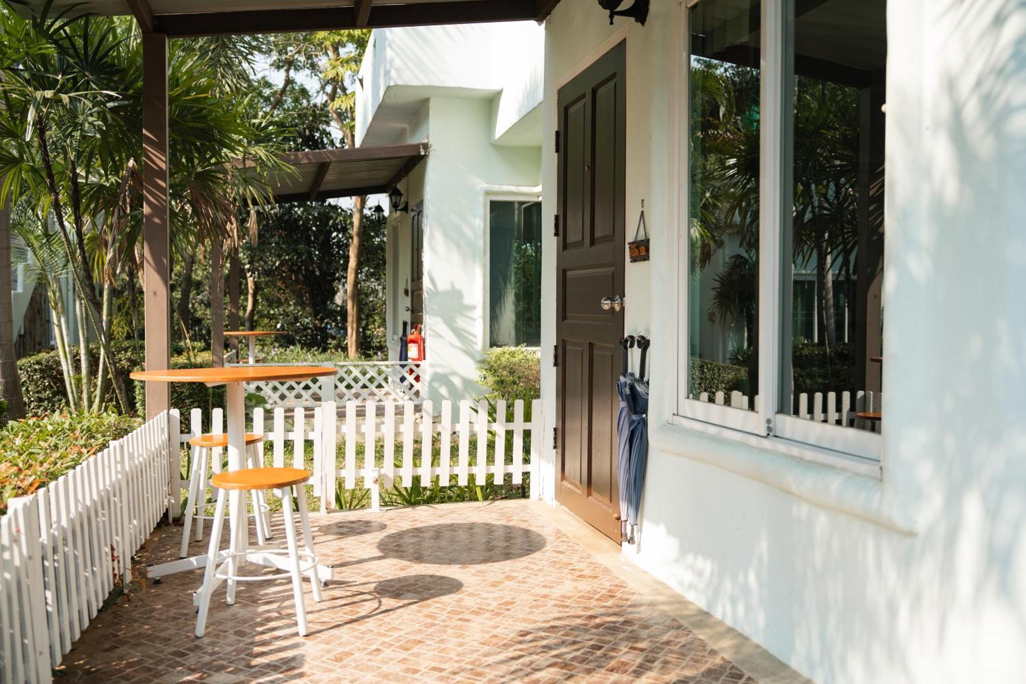 Villa Reina Resort Nong Nam Daeng Exteriér fotografie